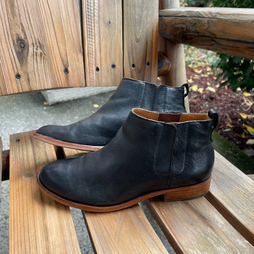 Kork-Ease Velma Black Leather Chelsea Boots Ankle Womens Size 7